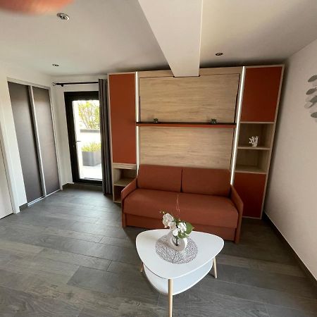 Au Charme Des Marees Apartment Lion-sur-Mer Exterior photo
