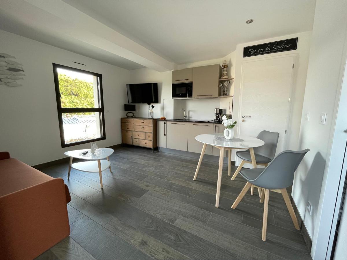 Au Charme Des Marees Apartment Lion-sur-Mer Exterior photo